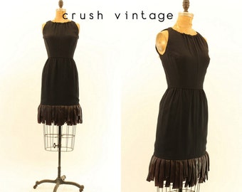 60s Wiggle Dress XS / 1960s Carwash Hem Dress / San Clemente Fringe Dress