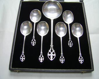 Boxed Set of 6 Pierced Stylish Silver Plated FRUIT SPOONS and SERVING Spoon circa 1930's