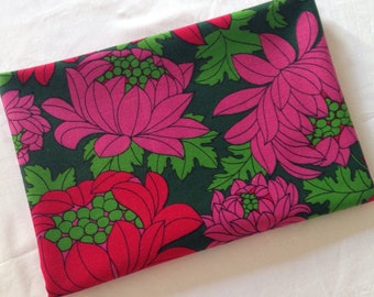 Vintage floral fabric // red green pink cotton Retro 1960s // UK seller