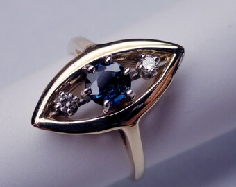 A 14k Yellow Gold Blue Sapphire and Diamond Vintage Right-hand Ring circa 1950-1960. (A1429)