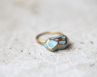 Loire , bague Goutte de Terre en porcelaine et or, vermeil jaune