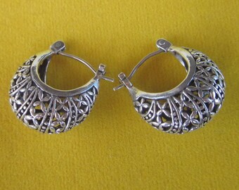 alluring Balinese Sterling Silver Hoop Earrings / silver 925 / Bali handmade jewelry / (#7m)