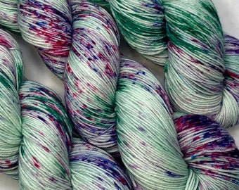Hand dyed sock yarn, superwash merino & nylon, 463 yds / 100 grams. Great for knitting, crocheting, weaving