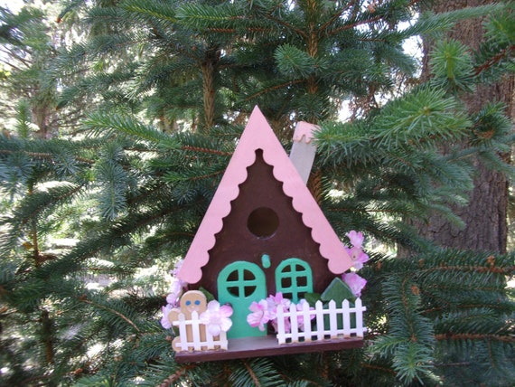Hand painted birdhouse Pink and brown birdhouse, birdhouse fenced with flowers, wood birdhouse, indoor outdoor birdhouse, yard decoration