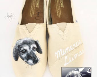 Custom TOMS Shoes with Dog Portrait - Hand Painted Pet Portrait and Name - Pet Painting - Dog Painting Dog Shoes