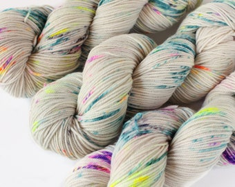 VINTAGE RUCKUS 328 yards on Sportweight Wool Yarn/ Merino Non Superwash NSW