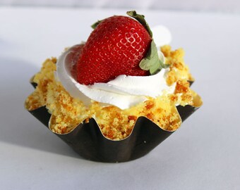 Dessert and Appetizer Bake and Serve Floret Cups, Medium Bake 'n Serve No Pan Cups for Cake, Brioche, Quiche, Cupcakes, Muffins - 50 Ct.