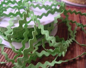 Croquet plain lime green Serpentine by the yard
