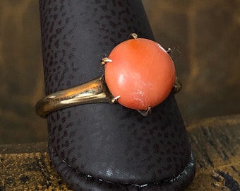 Coral Solitaire Vintage Gold Ring - 14 Karat Gold Setting- US Size 7.75 - S289 - Antinque Estate Jewelry