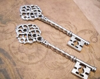 Bulk Skeleton Keys-Antiqued Silver-Skeleton Key Pendants-68mm-100pcs-Wedding Keys-Large Keys-Big Keys