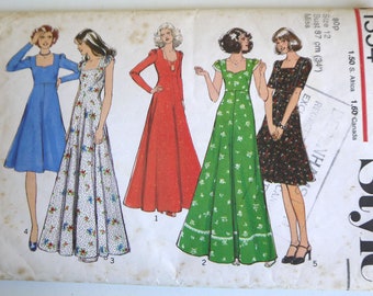 1970s Flared Maxi & Midi Dress Pattern B34