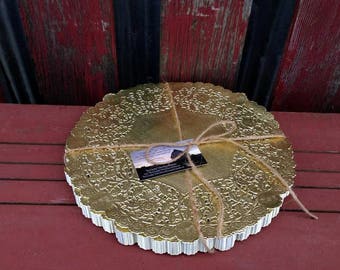 Gold Doily 12 Inch Gold Lace Foil Doilies 300-370 Gold Doily 12 Inch Gold Lace Foil Doilies 300-370