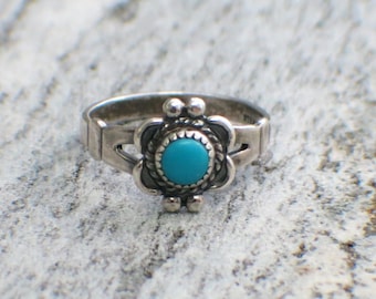 Vintage Turquoise Bell Trading Post Sterling Silver Floral Ring