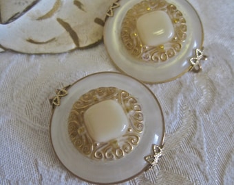 Slide Clip Earrings Vintage 50s 60s Moonglow Cream Gold Filagree Celluloid Button Earrings Mid Century Detailed Statement Retro Bride