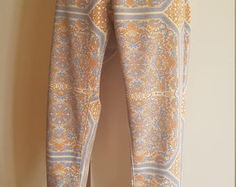 Vintage Pastel Paisley Print Festival Boho Capri Pants Jeans Size Small AU10