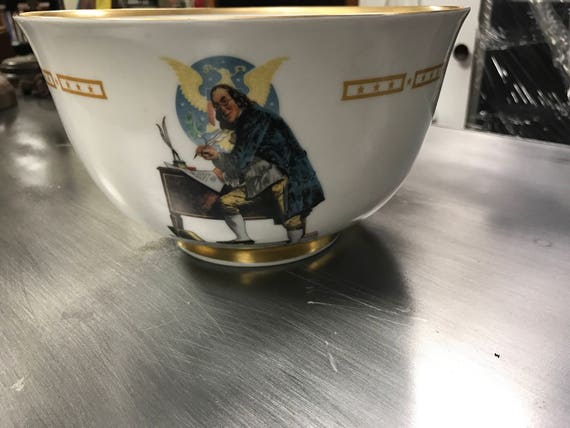 Rockwell serving bowl Danbury Mint Ben Franklin signs Decloration of Independence