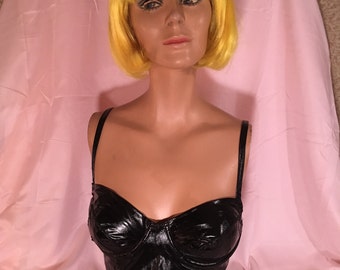 Schwarz, Kunstleder Boustier. Dehnbar. Vintage 90er. Wippe/Goth-Look.
