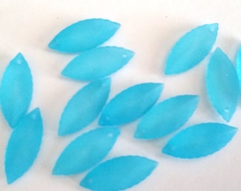 100 Pieces 25mm x 10mm Frost Aqua Blue Savannah Holly Leaves Lucite Leaf Beads Holiday Beads Christmas Beads Holly Beads Wholesale Beads