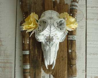 Painted and customized on Driftwood ∆••Spirit boheme∆•• revisited MouflonSkull skull