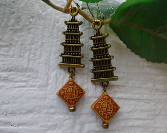 Pagoda Earrings/Asian Earrings/Antique Brass Earrings/Chinese Earrings/Oriental Earrings/Affortable Jewelry/Aretes