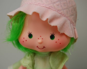 Vintage Strawberry Shortcake Lime Chiffon w/Parfait Parrot and Comb