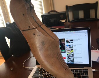 Antique Cobbler shoe form . Vintage shoe form . Solid wood shoe form