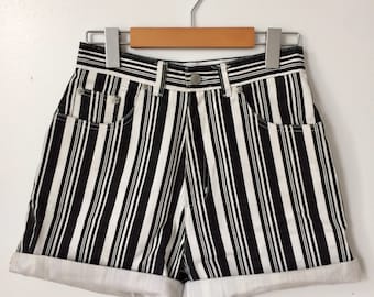 Women’s High-Waist Striped Denim Shorts Size 27