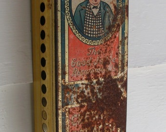 1910 TOBACCO DISPENSER The Good Judge Recommends Right-Cut Chewing Tobacco Advertising Hanging Tin Collectible