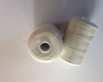 Sewing thread, 1000yds or 915m, cream