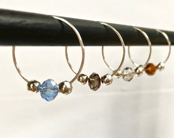 HDCRYSTALGIFTS Glass Wine Glass Charms – 12 Christmas Ball Markers With Stand