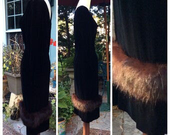 SALE 1960'S Midnight Black Velvet Trimmed With Dark Fox