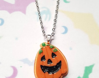 Resin pumpkin necklace, Pumpkin necklace, Pumpkin pendant, Pendant necklace, Halloween, Horror, Alternative, Punk jewellery, Pumpkin, Goth