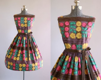 Vintage 1950s Dress / 50s Cotton Dress / Pink and Gold Painterly Floral Print Dress S