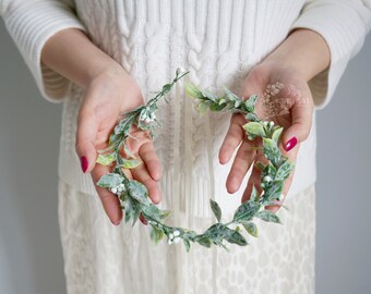 Greenery crown,greenery halo,Bridal flower crown,Boho leaf crown,Woodland Halo,Bridesmaid crown,Bridal headpiece,Bridal hair accessory