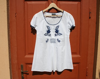 Boho blouse, vintage blouse, boho tunic, hippie tunic, white tunic, embroidered blouse, embroidered tunic, bohemian clothing, ethnic blouse