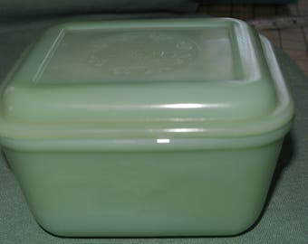 Fire King Green Jadeite Refrigerator Dish with Lid Philbe Design