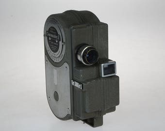 Vintage Cinemaster II - 8MM Movie Camera - Model G-8 Cine