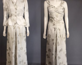 1940s evening gown in silk lamé damask with matching jacket