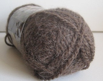 1 skein of Lion Brand Al Pa Ka yarn