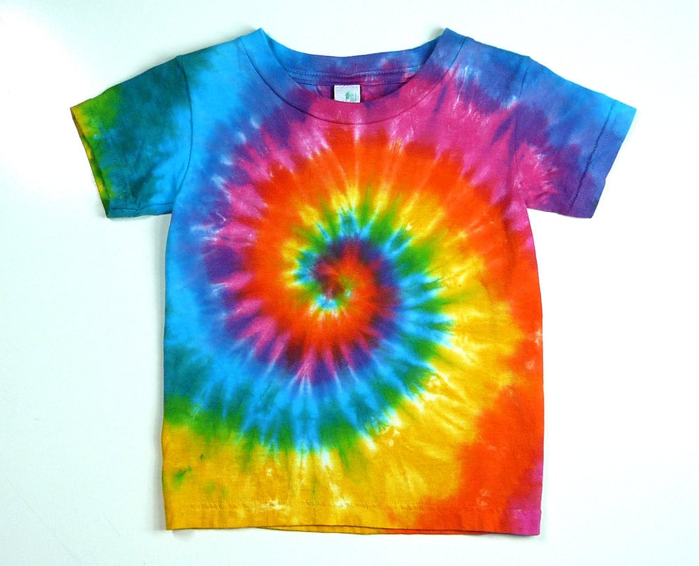 how to make a rainbow spiral tie dye shirt