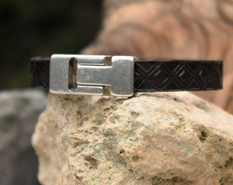 Hand tooled leather bracelet