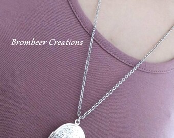 Medallion Necklace Soft flowers, silver plated