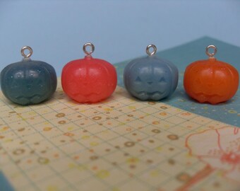 4x Tiny Resin Pumpkin Jack O Lantern Charms Multicoloured Kawaii