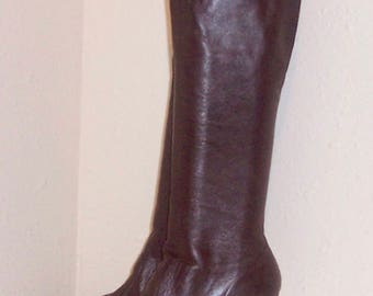 Sz 9 M Vintage Tall Dark Brown Genuine Leather 1980s Women Zip Up High Heel Boots.