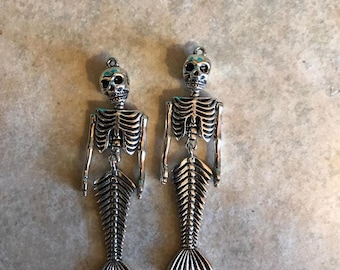 Bulk MERMAID SKELETON PENDANTS lot Pendant Charm Poseable Antique Silver Horror Punk Goth Undead Moving Bones Psychobilly Kawaii Dead Fish