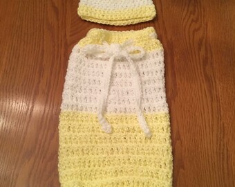 Newborn baby cocoon and hat set