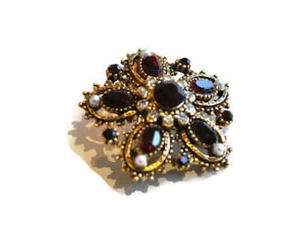 Vintage Floral Brooch in Ruby Red Rhinestones and Seed Pearls // Gold Tone Brooch