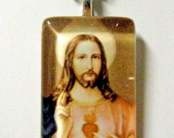 Sacred heart of Christ pendant with chain - GP12-337