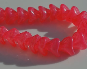Hot Pink Three Petal Flower Beads 25