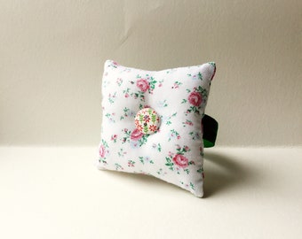 Handmade Flower Design Square Wrist Pin Cushion